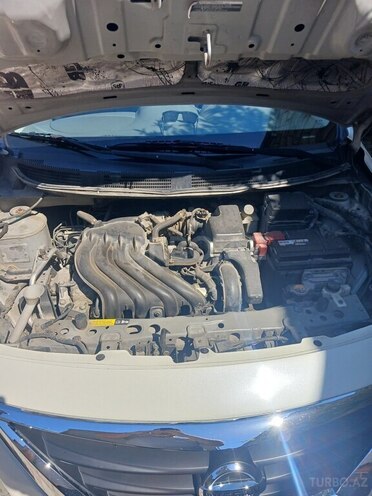 Nissan Sunny-6
