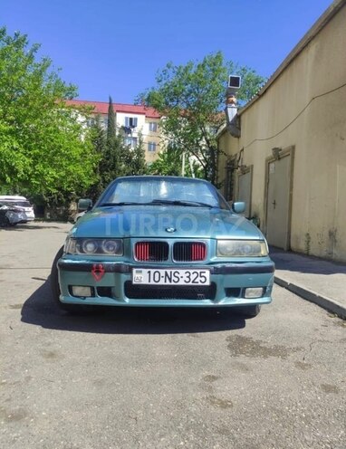 BMW 320-1