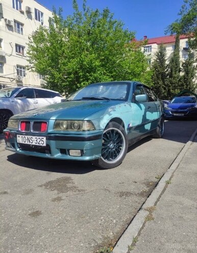 BMW 320-2
