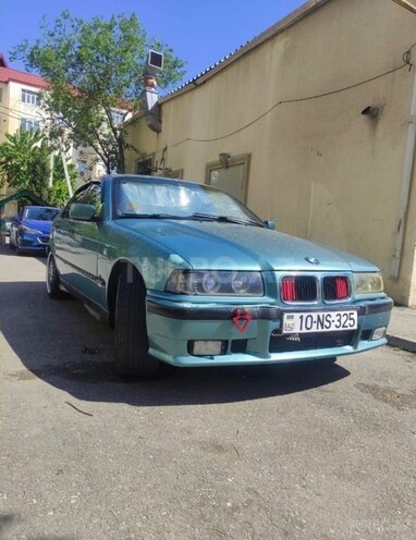 BMW 320-3