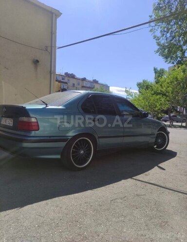 BMW 320-6