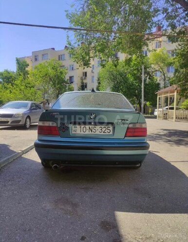 BMW 320-4