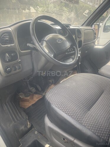 Ford Transit-3