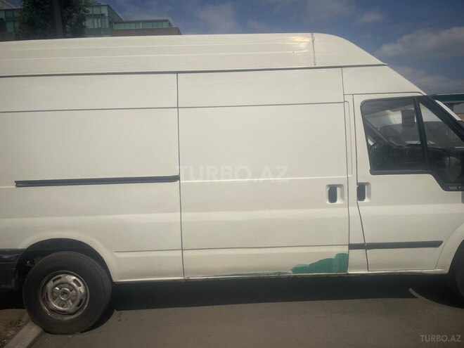 Ford Transit-4