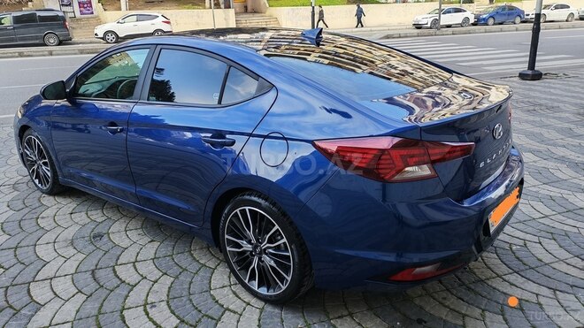 Hyundai Elantra-10