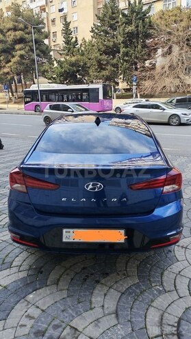 Hyundai Elantra-9