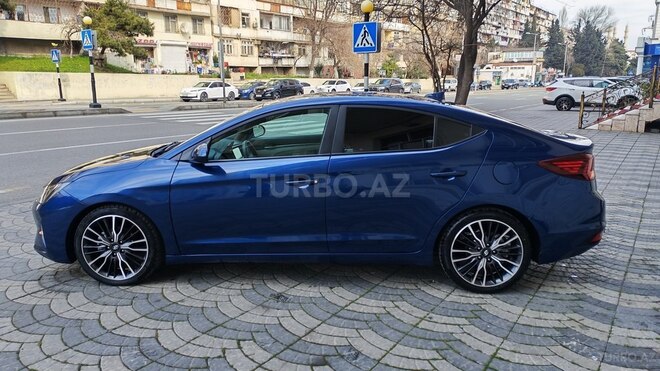 Hyundai Elantra-7