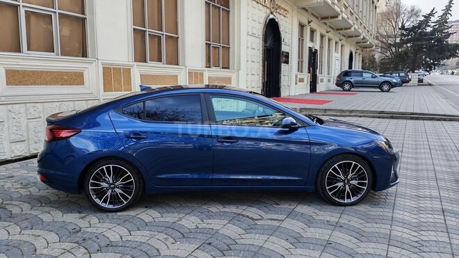 Hyundai Elantra-6