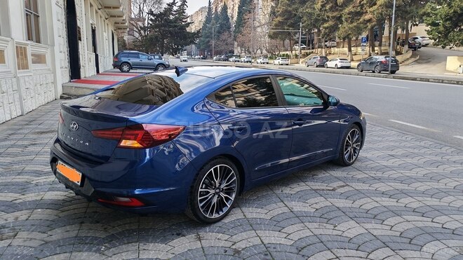 Hyundai Elantra-8