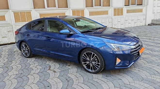 Hyundai Elantra-2