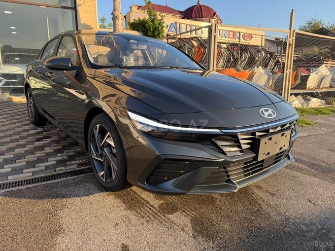 Hyundai Elantra-4