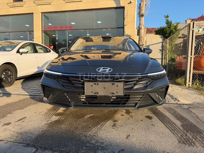 Hyundai Elantra-1