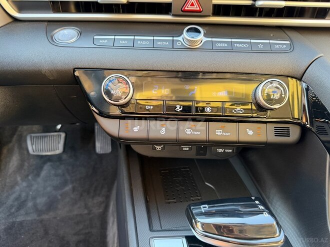 Hyundai Elantra-17