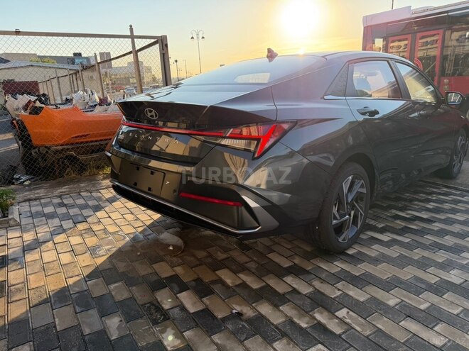 Hyundai Elantra-7