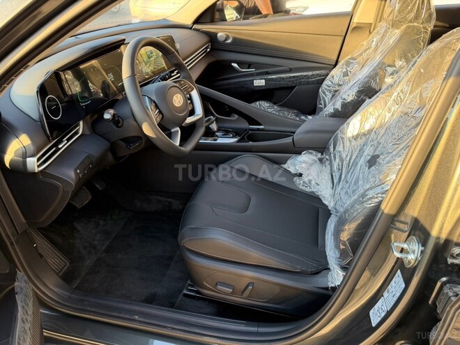 Hyundai Elantra-9