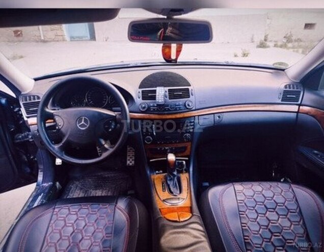 Mercedes E 240-3