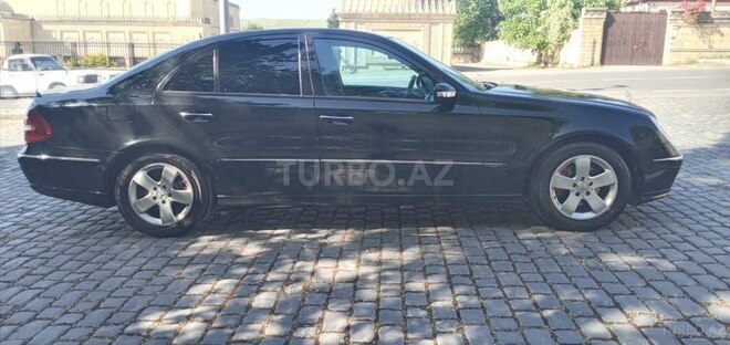 Mercedes E 200-5