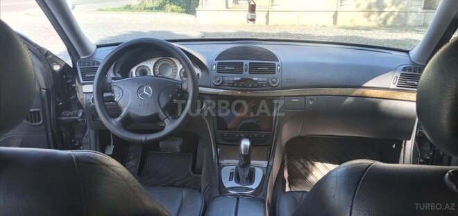 Mercedes E 200-8