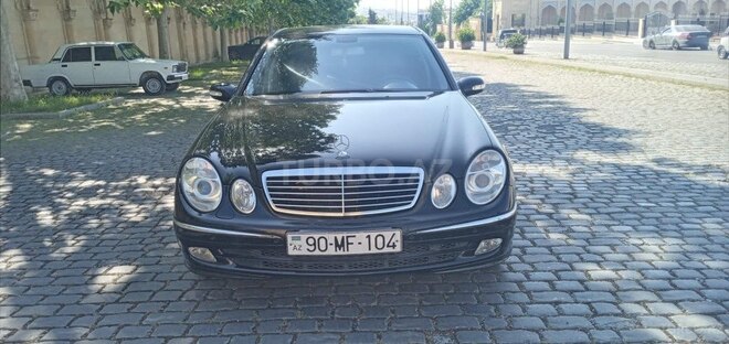 Mercedes E 200-1