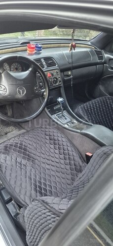 Mercedes CLK 200-12
