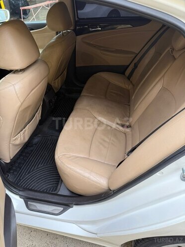 Hyundai Sonata-6