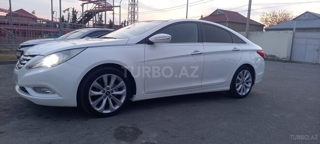 Hyundai Sonata-11