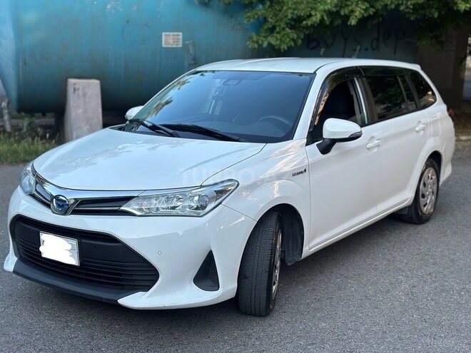 Toyota Corolla Fielder-1