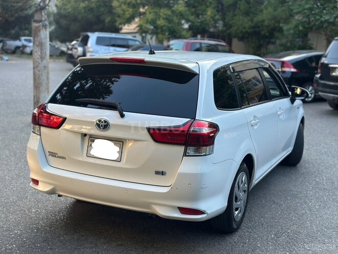 Toyota Corolla Fielder-4