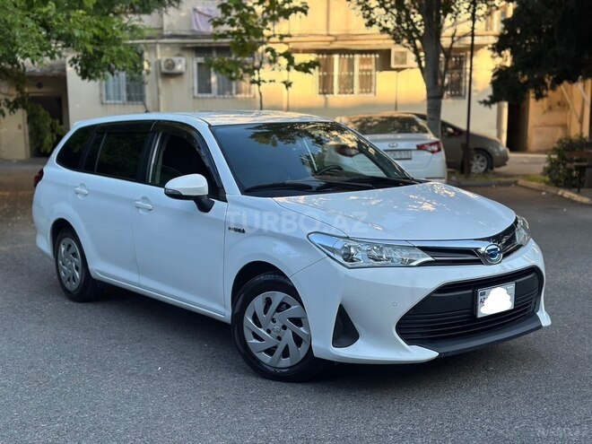 Toyota Corolla Fielder-5
