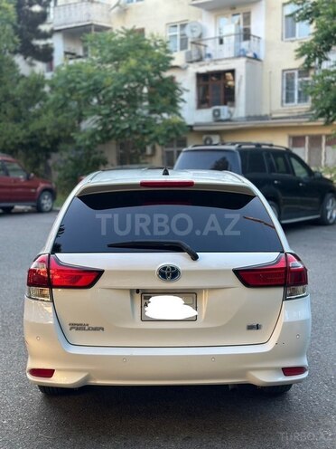 Toyota Corolla Fielder-2