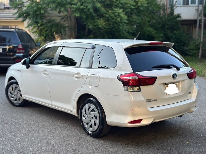 Toyota Corolla Fielder-6