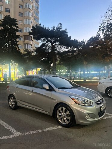 Hyundai Accent-7