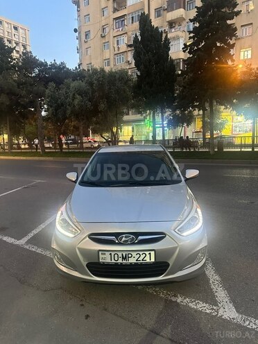 Hyundai Accent-14
