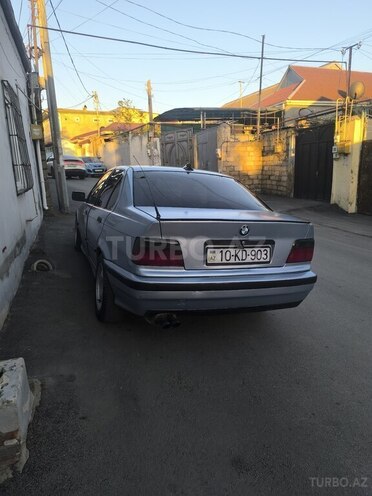 BMW 325-2