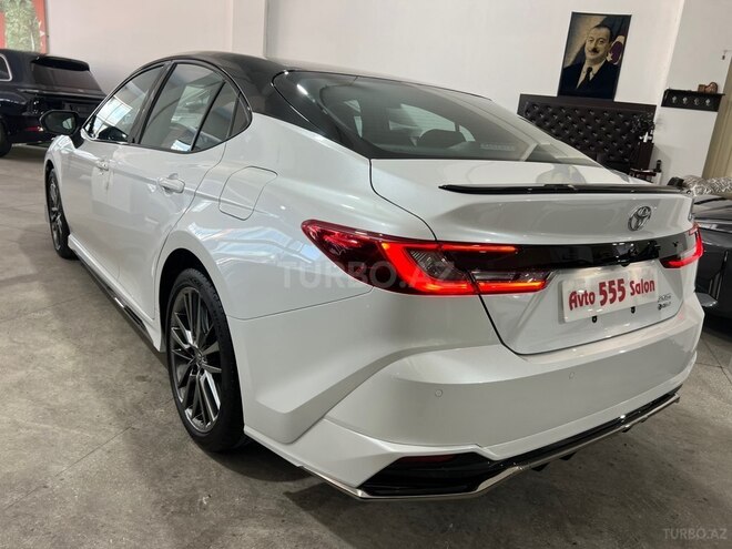Toyota Camry-5