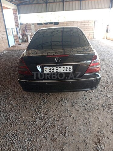 Mercedes E 220-2