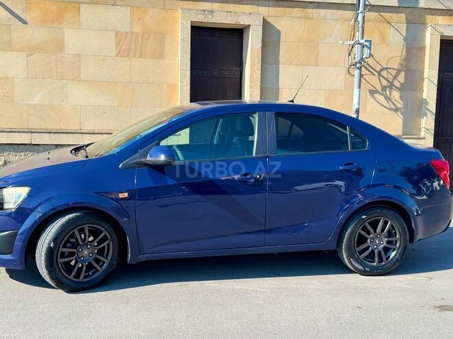 Chevrolet Aveo-3