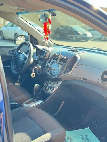 Chevrolet Aveo-8