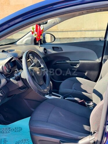 Chevrolet Aveo-11