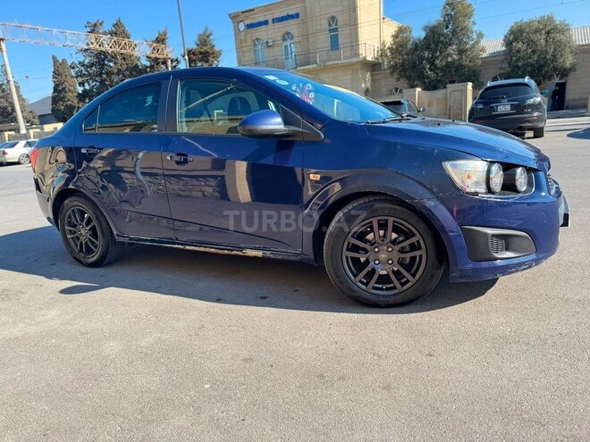 Chevrolet Aveo-5