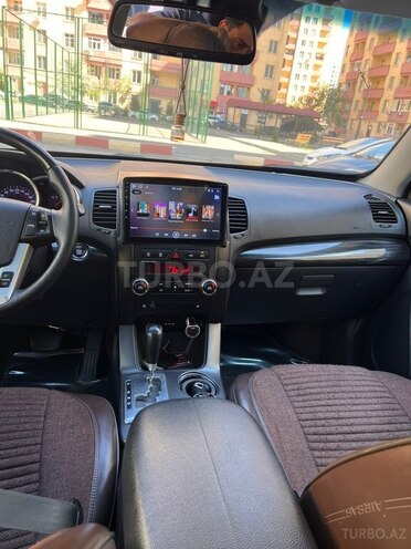 Kia Sorento-12