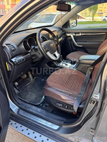 Kia Sorento-10