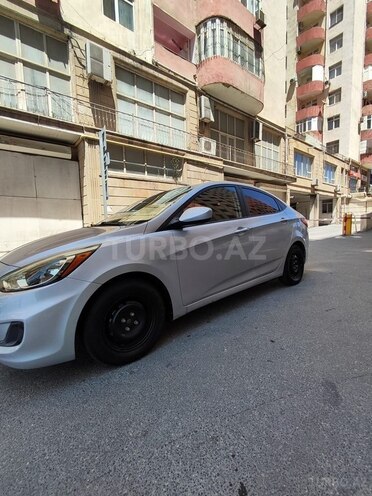 Hyundai Accent-6