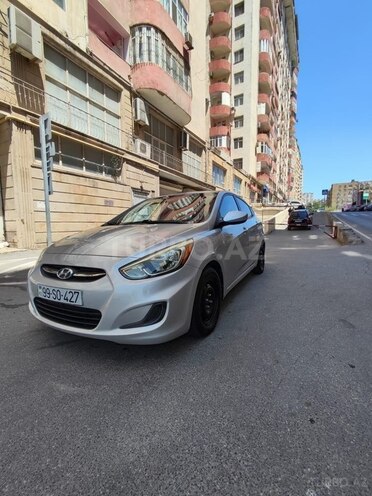 Hyundai Accent-2