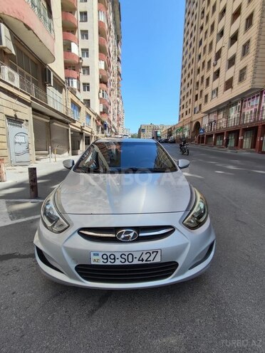 Hyundai Accent-1