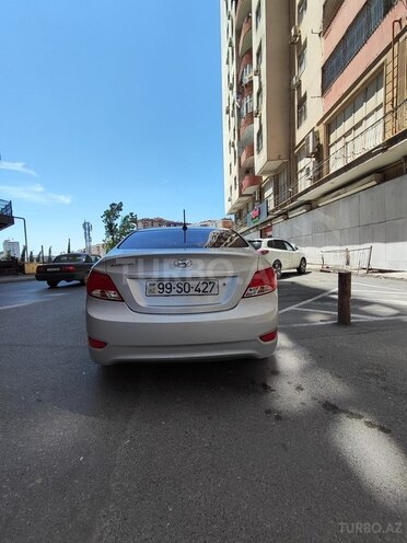 Hyundai Accent-8