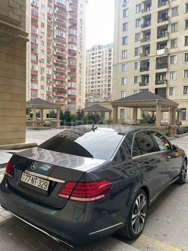 Mercedes E 220-4