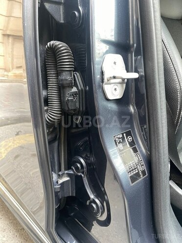 Mercedes E 220-12