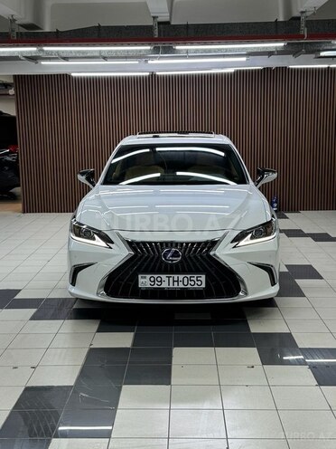 Lexus ES 300h-1