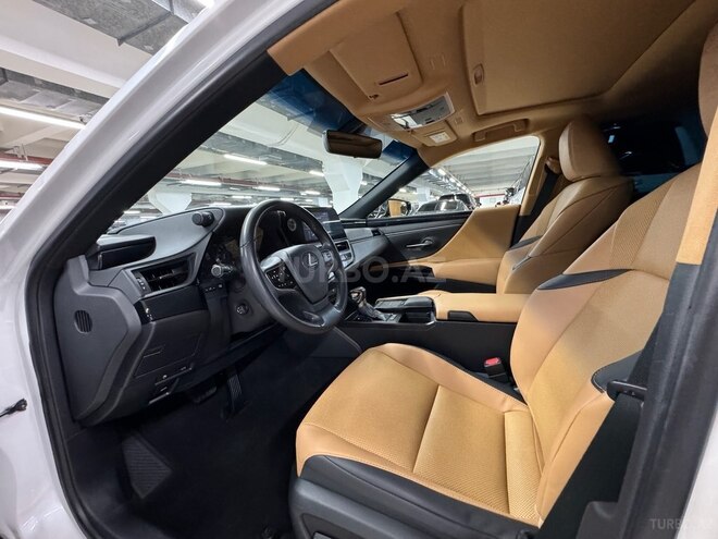 Lexus ES 300h-9